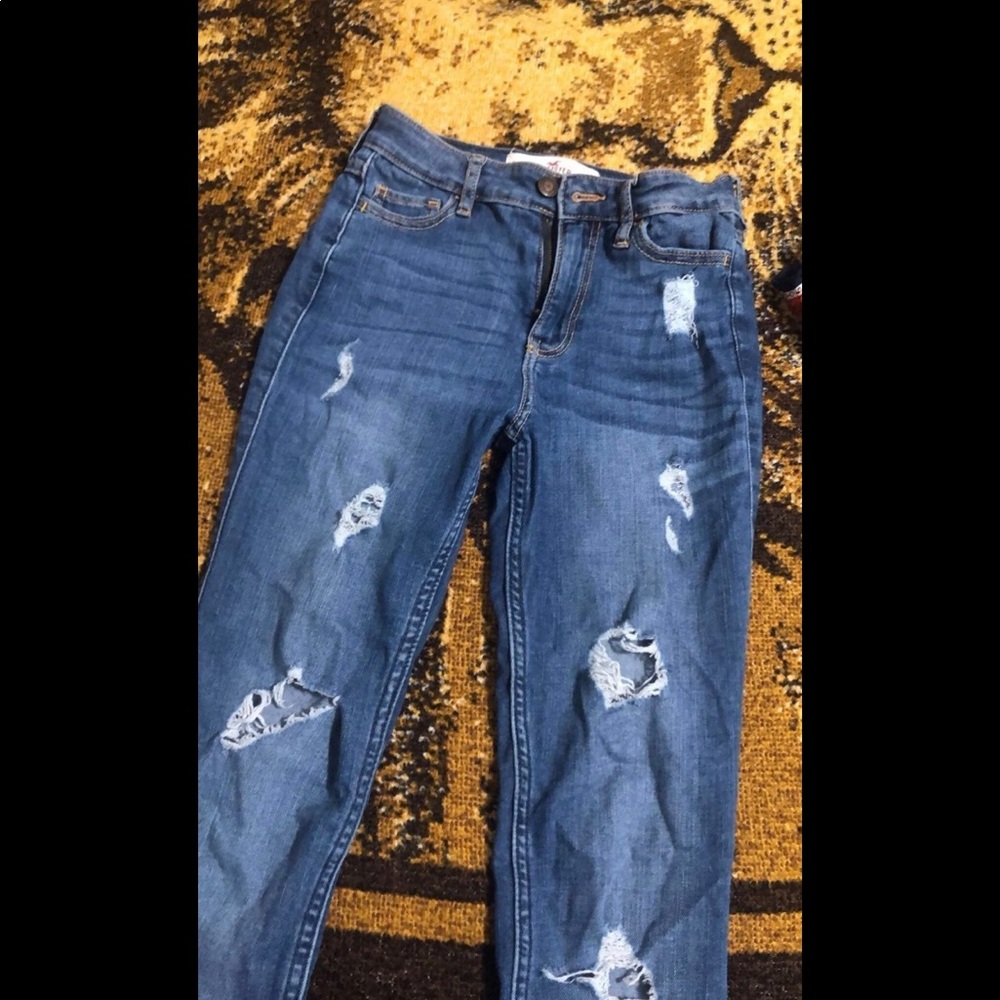 Hollister medium wash skinny ripped jeans